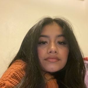 Meet your Posher, Adelina